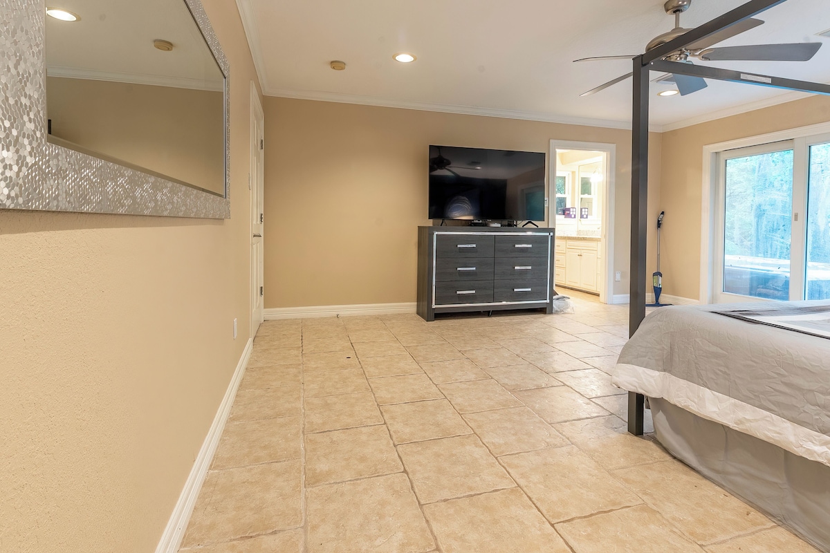Photo 33 of Huge 6 Bedroom with Heated Pool, Spa, 85" Television, Game Room, BBQ, Hot Tub