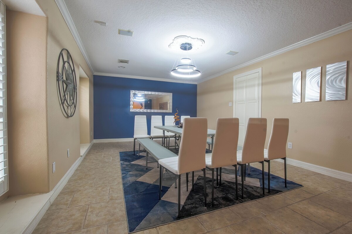 Photo 20 of Huge 6 Bedroom with Heated Pool, Spa, 85" Television, Game Room, BBQ, Hot Tub