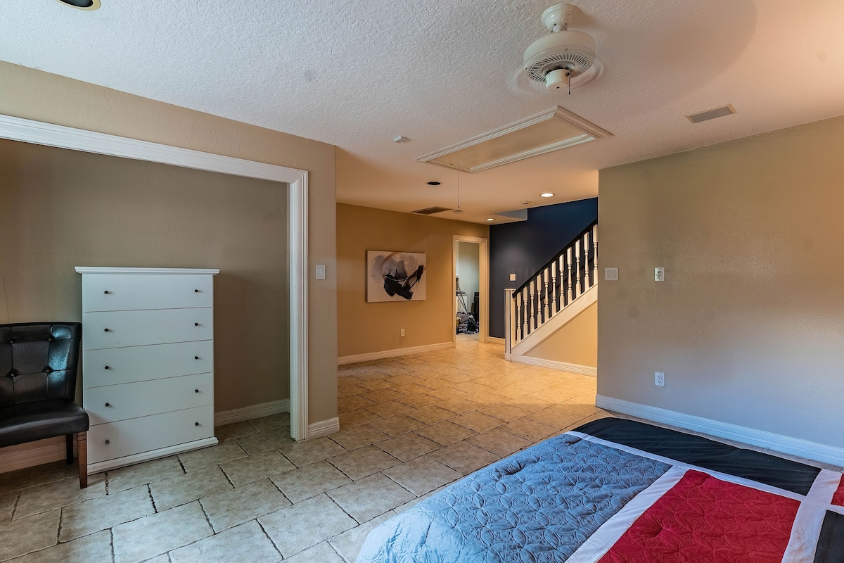 Photo 59 of Huge 6 Bedroom with Heated Pool, Spa, 85" Television, Game Room, BBQ, Hot Tub