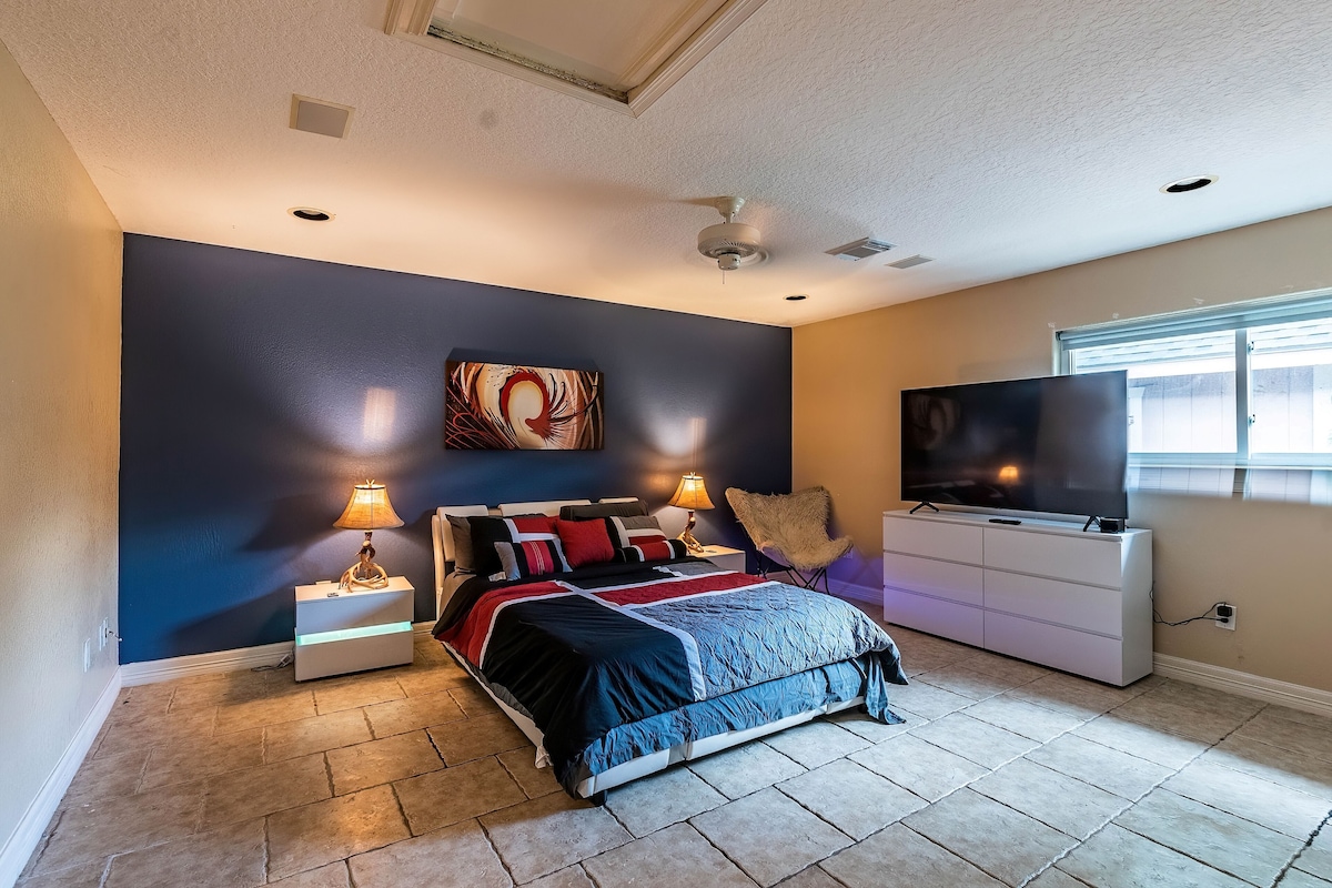 Photo 57 of Huge 6 Bedroom with Heated Pool, Spa, 85" Television, Game Room, BBQ, Hot Tub