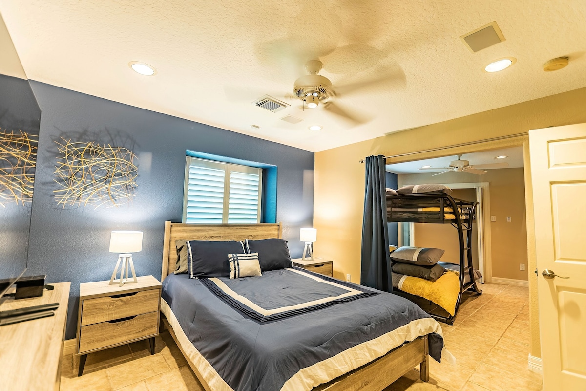 Photo 51 of Huge 6 Bedroom with Heated Pool, Spa, 85" Television, Game Room, BBQ, Hot Tub