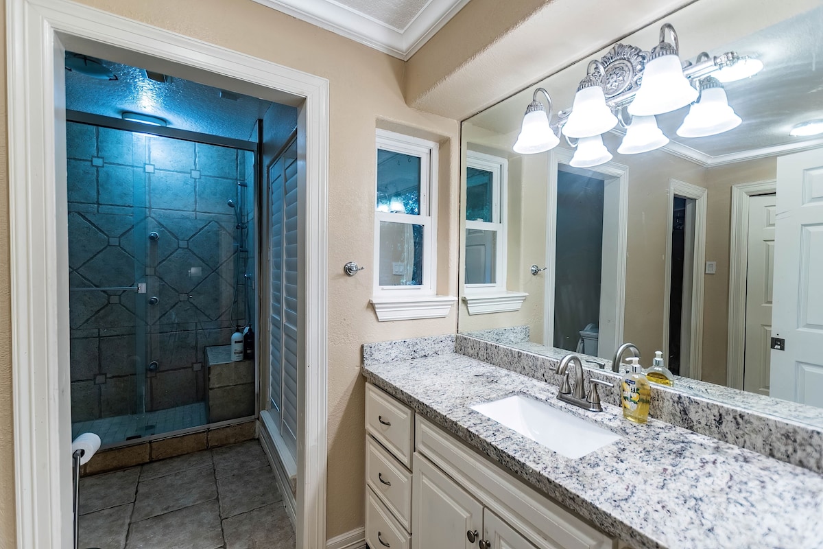 Photo 9 of Huge 6 Bedroom with Heated Pool, Spa, 85" Television, Game Room, BBQ, Hot Tub