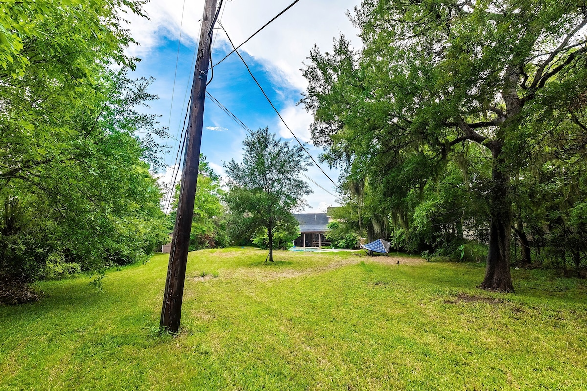 Photo 60 of Huge 6 Bedroom with Heated Pool, Spa, 85" Television, Game Room, BBQ, Hot Tub