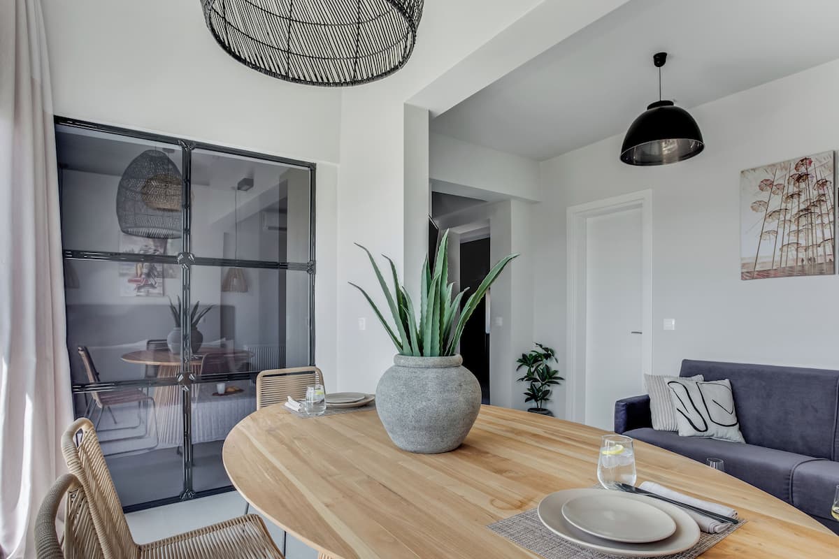 Apartment, 1 Bedroom, City View | Dining room