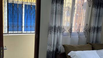 1 chambre, bureau, fer et planche Ă repasser, Wi-Fi