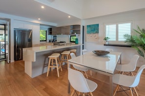 Dining - Shorelines 17 - Hamilton Island (Hamilton Island)