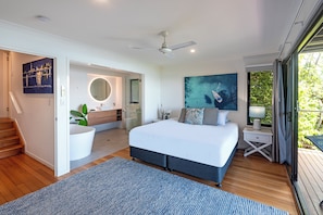 2 bedrooms, iron/ironing board, travel cot, free WiFi - Shorelines 17 - Hamilton Island  (Hamilton Island)
