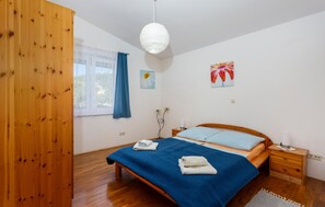 1 bedroom, free WiFi, bed sheets