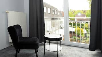 Single Room | Living area | TV