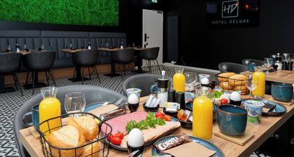 Hotel Deluxe