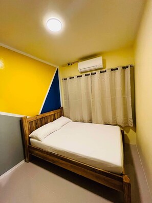 1 bedroom, WiFi, bed sheets - Cozy apartment in welcoming Tagbilaran City with AC, WiFi Free Parking (Tagbilaran City)
