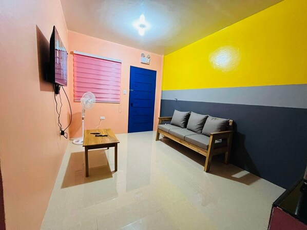 Living area - Cozy apartment in welcoming Tagbilaran City with AC, WiFi Free Parking (Tagbilaran City)
