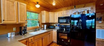 Trout Lily Cabin - Lansing, NC