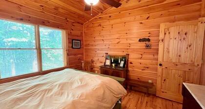 Trout Lily Cabin - Lansing, NC