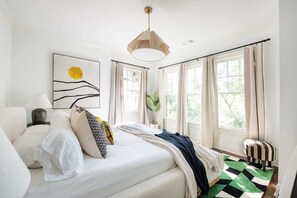 3 bedrooms, desk, iron/ironing board, WiFi