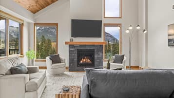 Smart-tv och eldstad