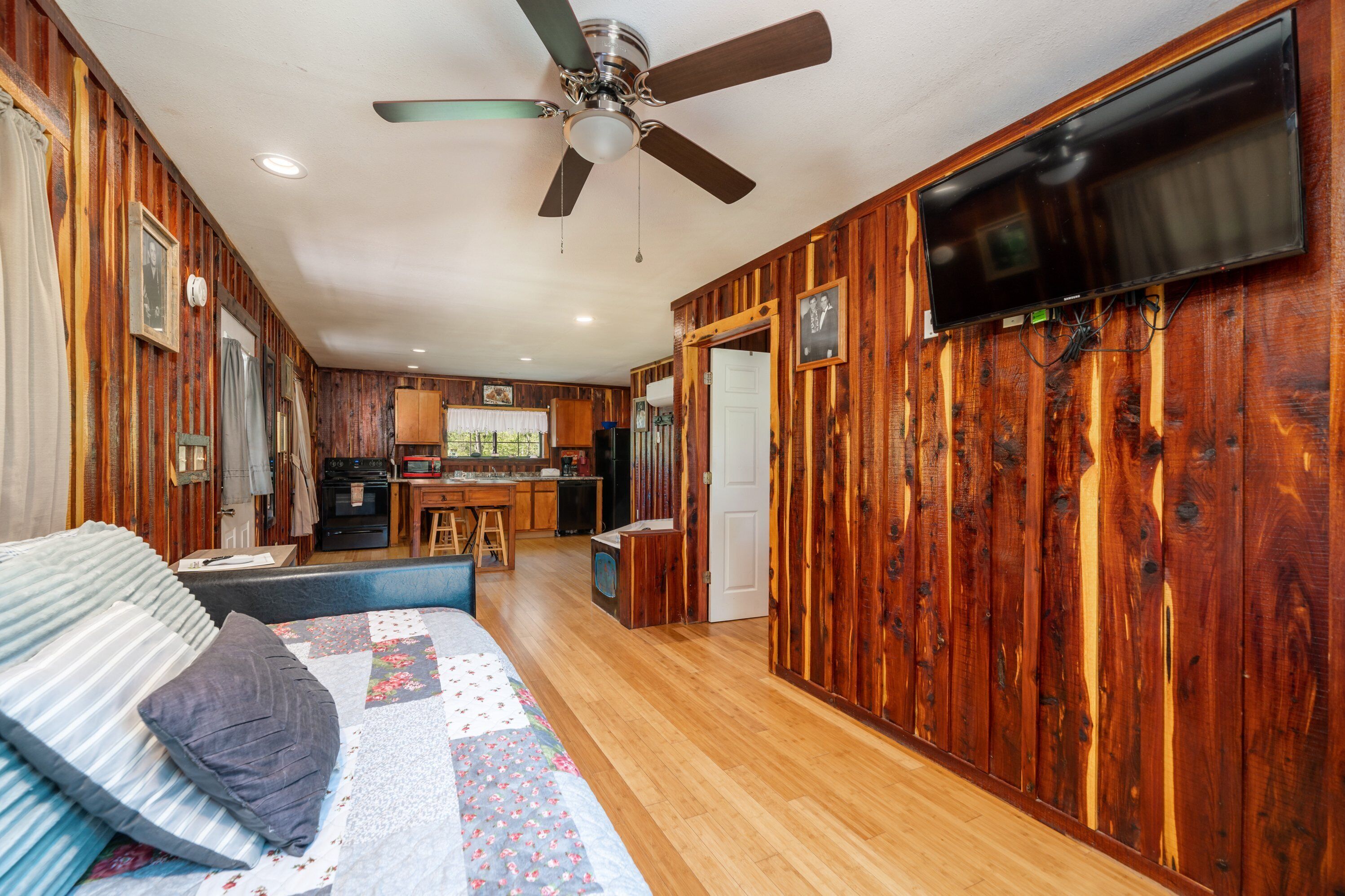 3 habitaciones, tabla de planchar con plancha y wifi gratis 