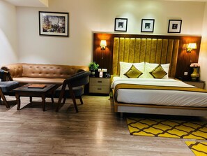 Estudio Confort | Sábanas de algodón egipcio, ropa de cama de alta calidad y minibar 