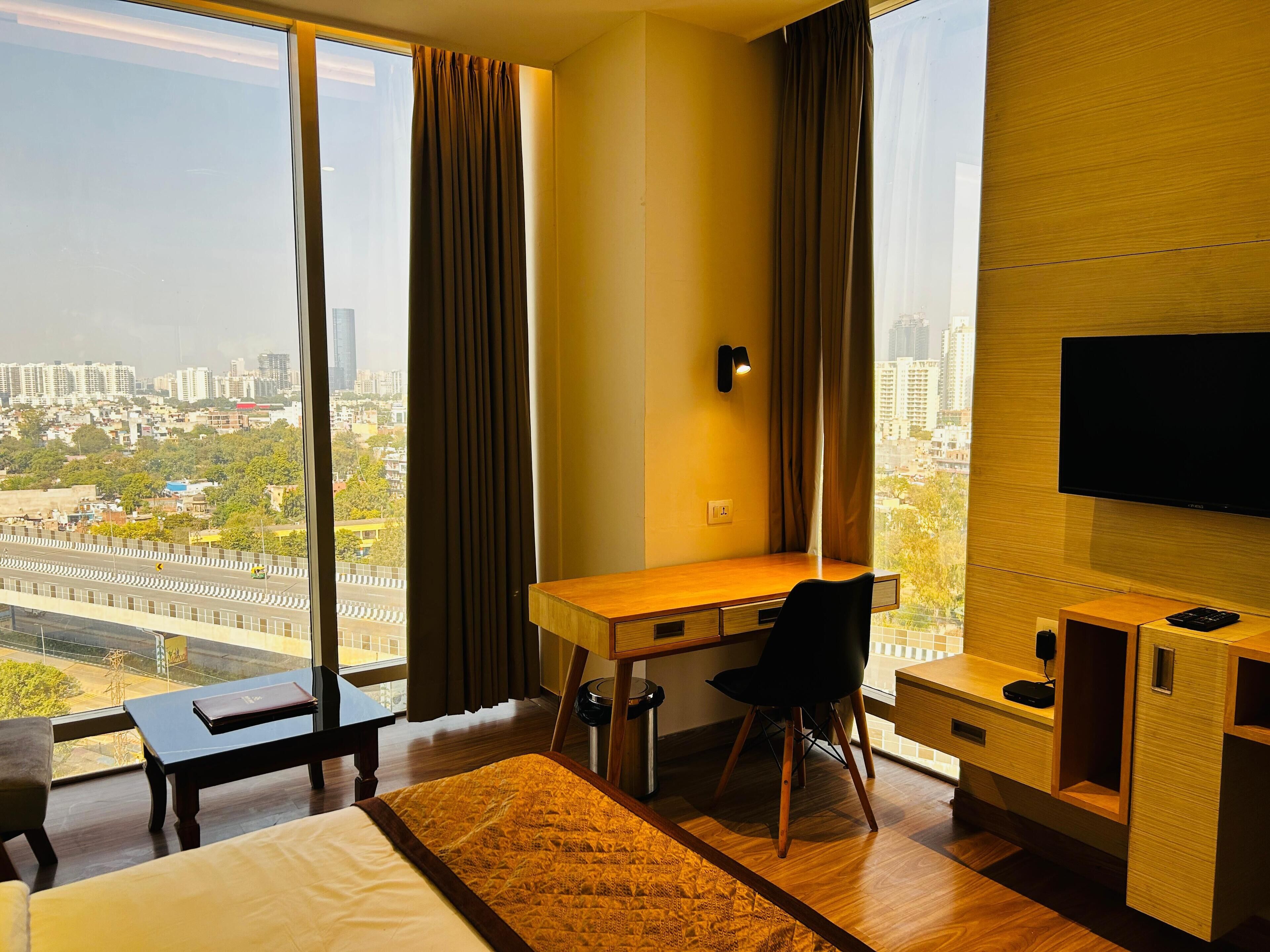 Chambre Double pour 1 personne, vue ville | Draps en coton égyptien, literie de qualité supérieure, minibar