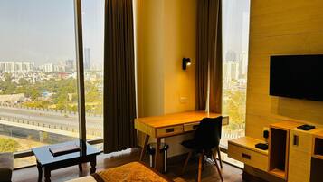 Chambre Double pour 1 personne, vue ville | Draps en coton égyptien, literie de qualité supérieure, minibar