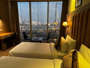 Deluxe Double Room | Egyptian cotton sheets, premium bedding, minibar, in-room safe - Hotel Sakura Gold (Gurugram)