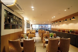 Restaurant - Hotel Sakura Gold (Gurugram)