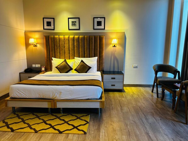 Estudio Confort | Sábanas de algodón egipcio, ropa de cama de alta calidad y minibar 