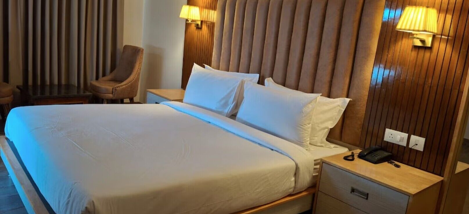 Egyptian cotton sheets, premium bedding, minibar, in-room safe