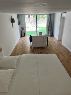 4 chambres, fer et planche à repasser, Wi-Fi, draps fournis
