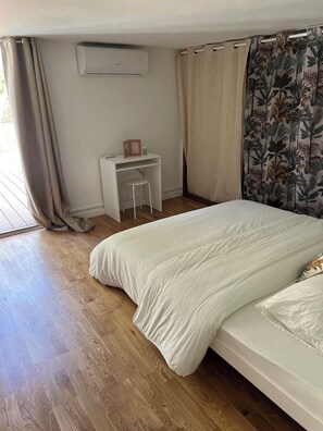 4 Schlafzimmer, Bügeleisen/Bügelbrett, WLAN, Bettwäsche