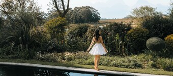 Luxury, self-catering Manor with 6 bedrooms, views of mountains & vineyards