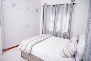 3 bedrooms, iron/ironing board, WiFi, bed sheets - A cozy 3-bedroom apartment with WiFi, hot water and DSTV in Lilongwe (Lilongwe)