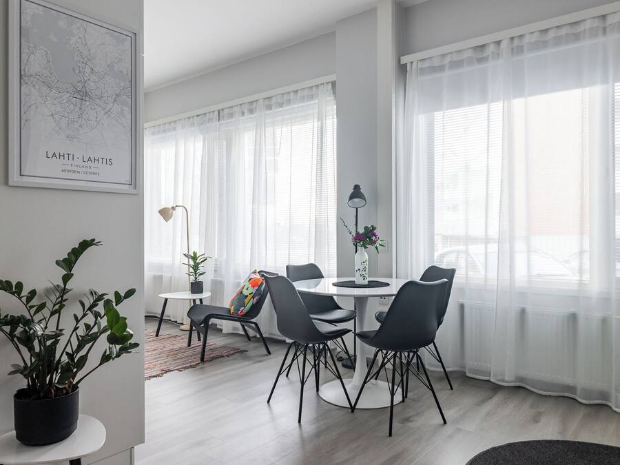 Studio – deluxe, byutsikt | Spiseområde på rommet