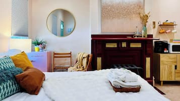 1 bedroom, iron/ironing board, travel cot, WiFi