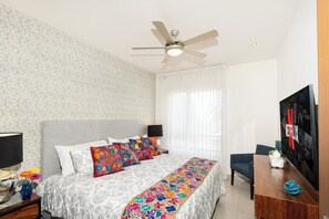 2 slaapkamers, een strijkplank/strijkijzer, reisbedje, wifi