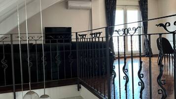 Comfort Duplex, City View | Iron/ironing board, free WiFi