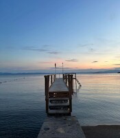 私家海滩、免费海滩班车、沙滩椅、海滩遮阳伞