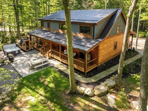 Maple Ridge is a lake access Deep Creek Lake vacation rental home. - Maple Ridge: New, Lake Access, Hot Tub, Sauna (Oakland)