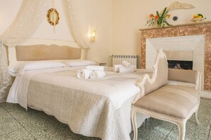 Comfort Triple Room, Patio, Sea View - Villa Giannina (Taormina)