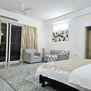 Superior Double Room | Premium bedding, pillowtop beds, soundproofing, free WiFi - Lux Studio Epic Stay (Gurugram)