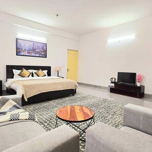 Superior Double Room | Premium bedding, pillowtop beds, soundproofing, free WiFi - Lux Studio Epic Stay (Gurugram)