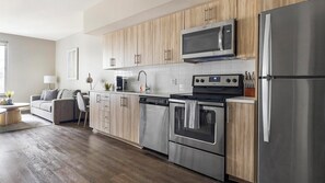 Fridge, microwave, oven, stovetop - Landing | Stunning 1BD, Clubhouse, Courtyard (Portland)