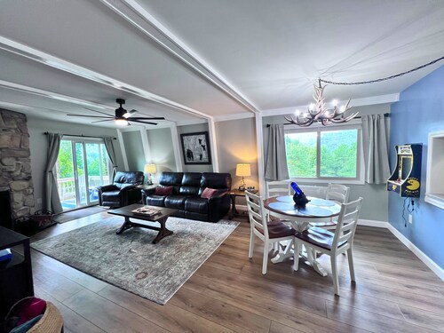 New to our rental program! Cozy and charming 2 bedroom, 1 bath condo