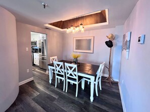 Dining - On top of the World- 2bd/2ba (Sugar Mountain)