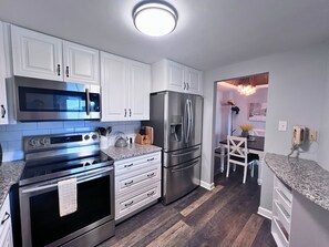 Fridge, microwave, oven, stovetop - On top of the World- 2bd/2ba (Sugar Mountain)