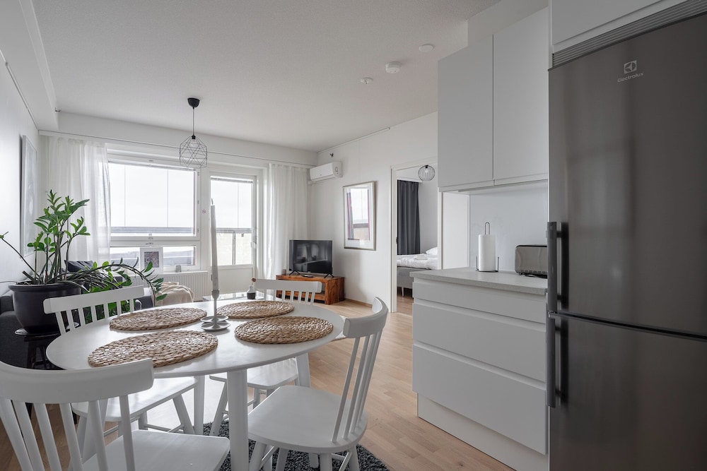 Fabulous 1br Apt With Sauna & Views 2
