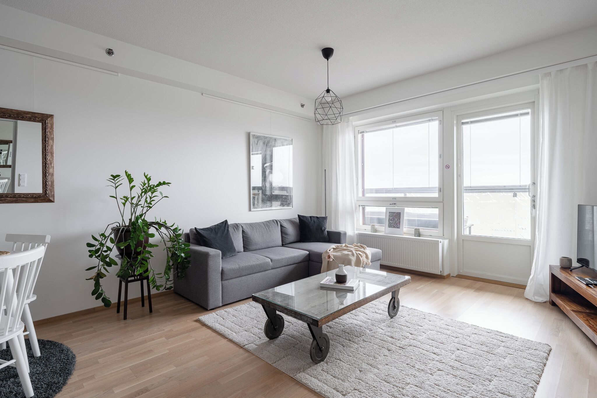 Deluxe-huoneisto, parveke, kaupunkinäköala | 1 makuuhuone, yksilöllisesti sisustettu, yksilöllisesti kalustettu