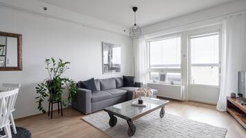 Deluxe-huoneisto, parveke, kaupunkinäköala | 1 makuuhuone, yksilöllisesti sisustettu, yksilöllisesti kalustettu