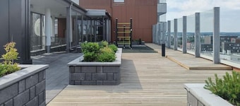 Fabulous 1BR Apt with Sauna & Views