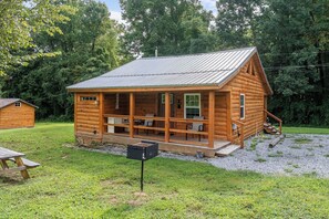 Exterior - Cozy Two Bedroom Homestead Minutes from Gatlinburg (Cosby)